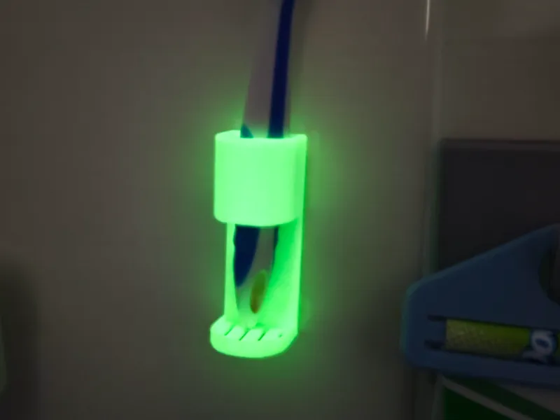 Mini toothbrush holder