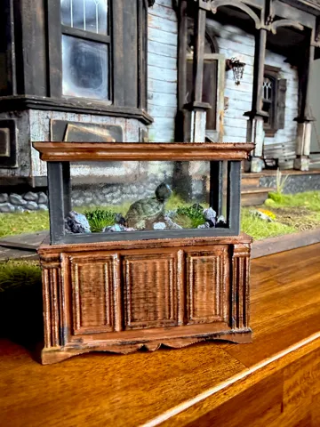 Figura decorativa: 1:12 Scale Miniature Aquarium / Terrarium w/ Stand — vista de referencia 2
