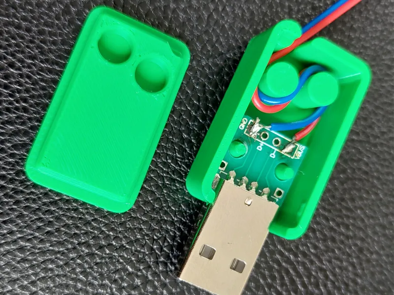 Steckergehäuse USB Typ A mit Leitungszugentlastung