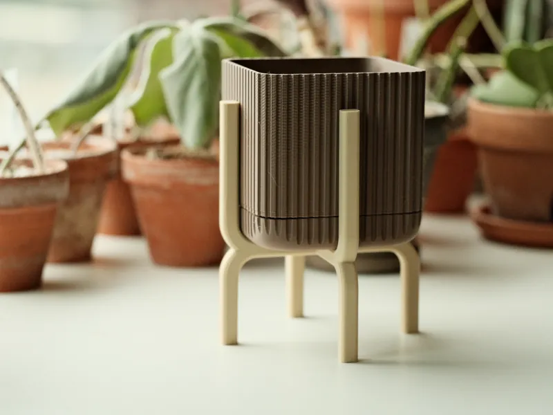 Square plant pot with stand