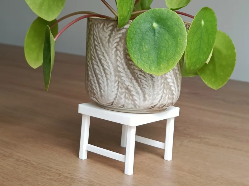 Simple & small plant stand