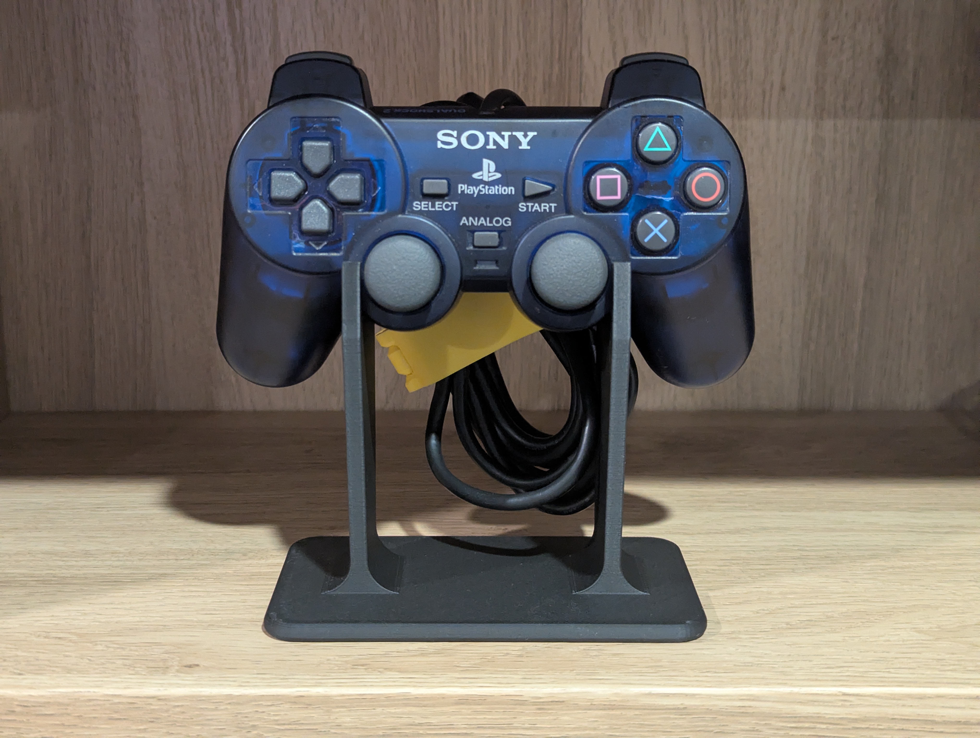 Miniatura 2 do modelo 3D Controller Stand - PS2 - Low & High