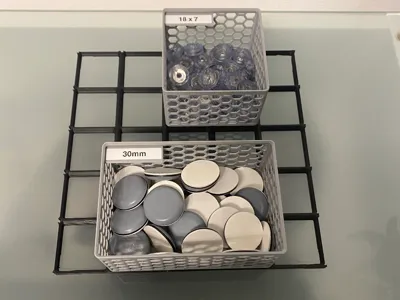 Gridfinity Box with Honeycomb Structure and Label