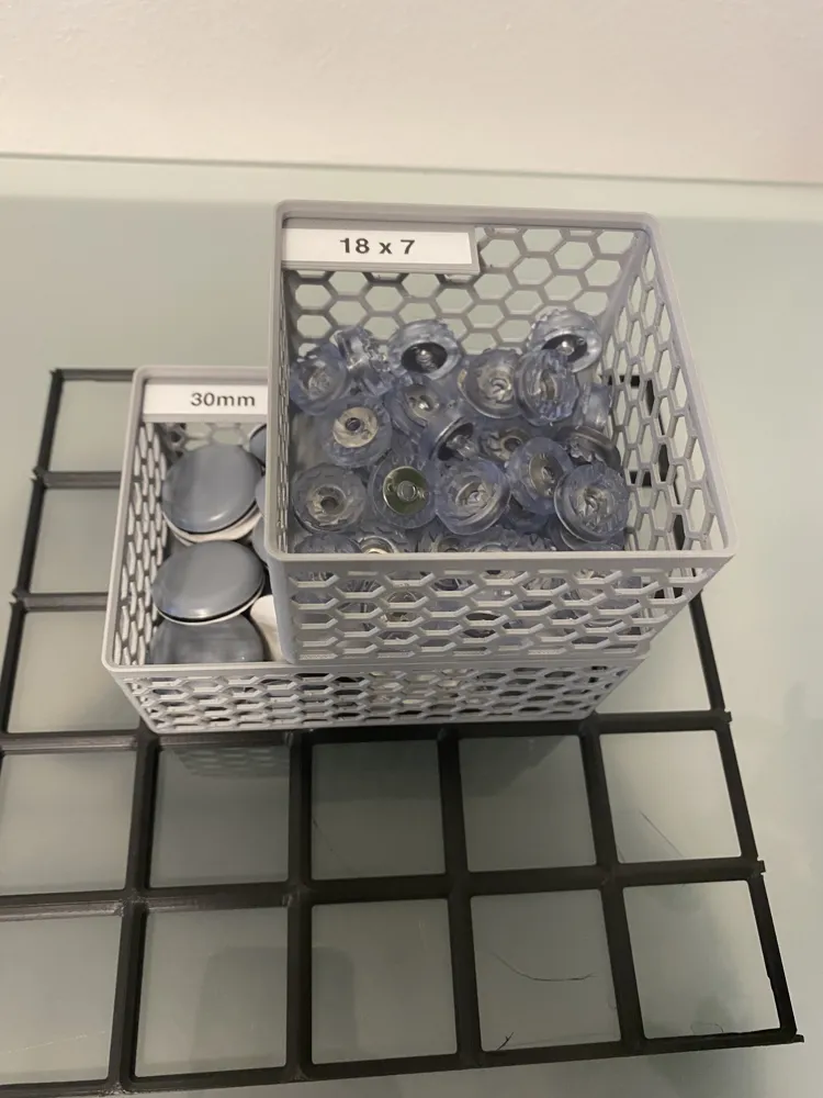 Gridfinity Box with Honeycomb Structure and Label - Free 3D Print Model ...