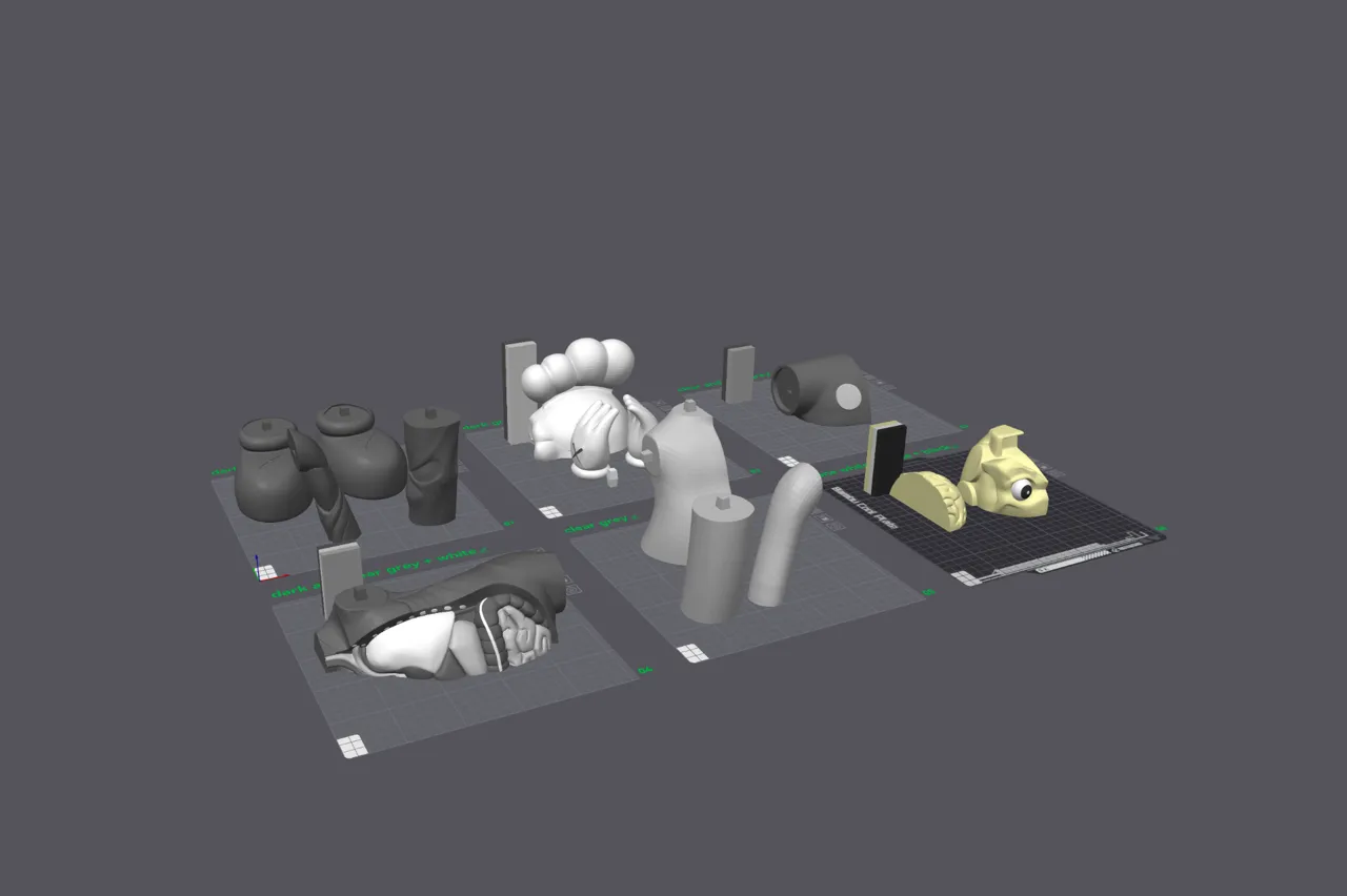 Kaws Flayed Grey (Partido) view 3