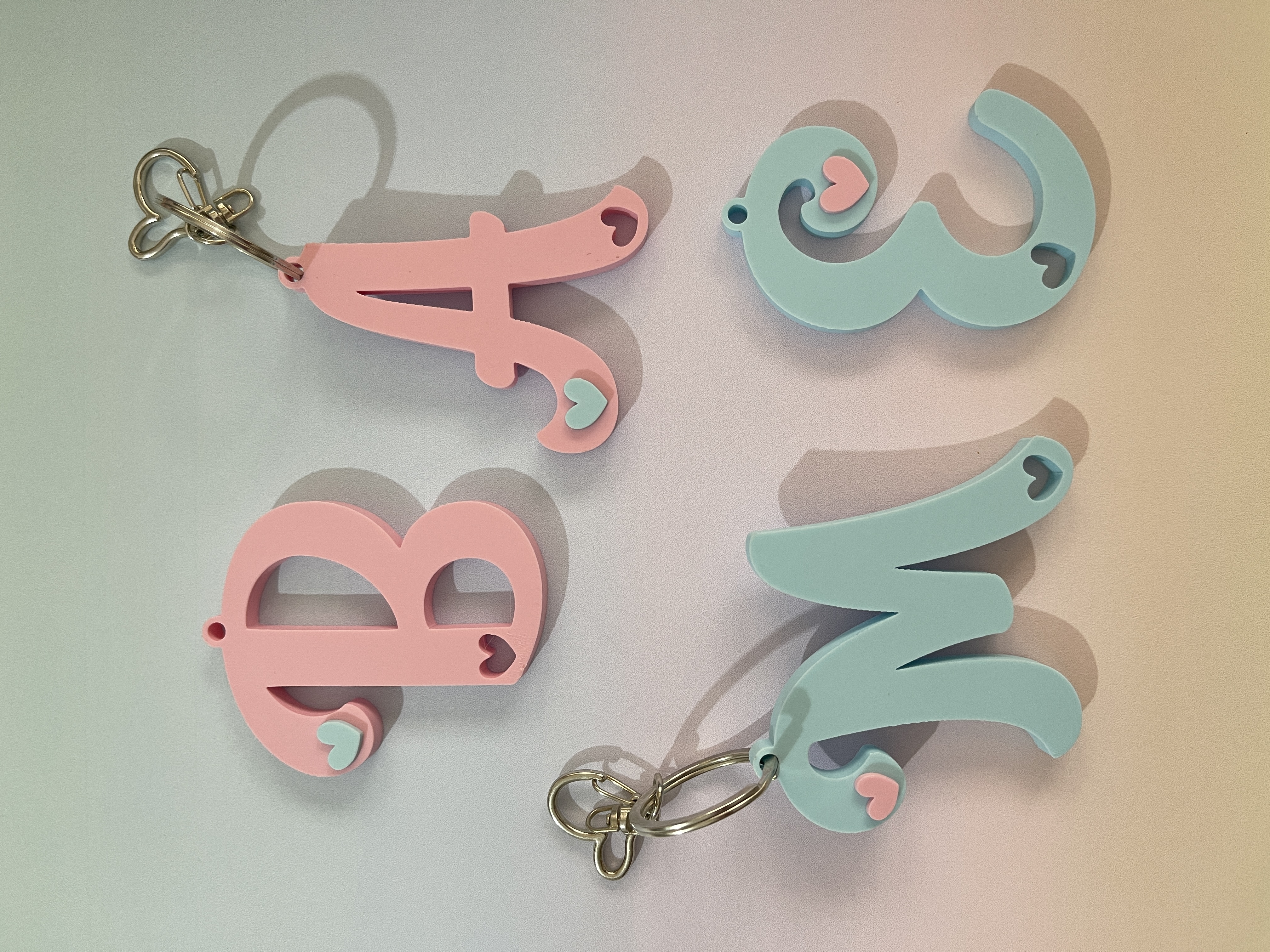 Llaveros de letras con corazón — imagen 4 de impresión 3D