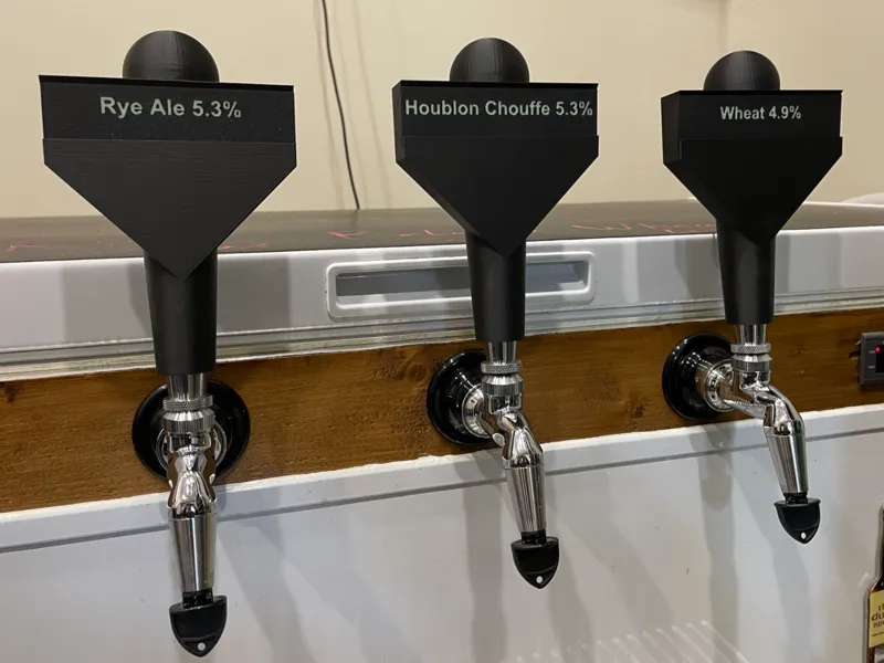 Customisable beer / keg tap handle