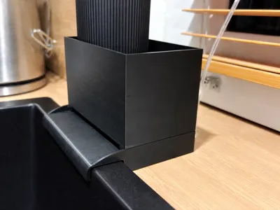 Self-draining sink organizer