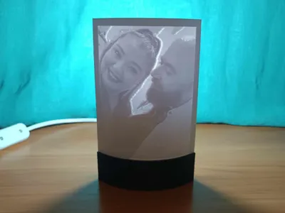 Curved base for lithophane 
