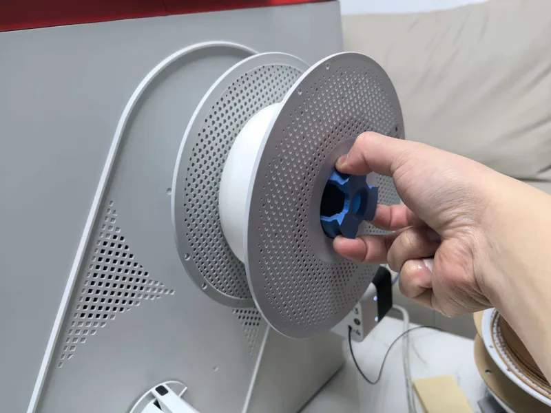 One-handed Spool Puller