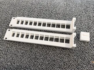 19" 1U Rack-Mount Toolless Keystone Patch Panel