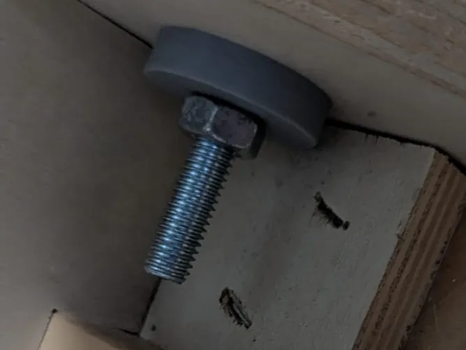 Fix for wobbly leg on SÖDERHAMN couch