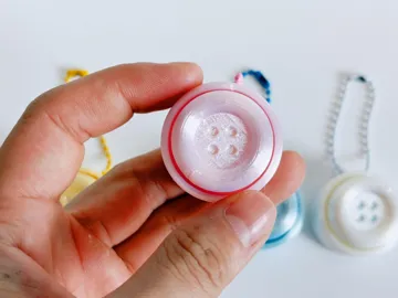 Objeto manipulable: Puffy Button Clicker V2 — vista de referencia 4