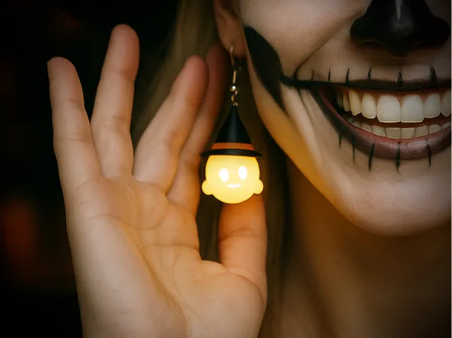 Halloween Glowing Ghost Earring (with LED)