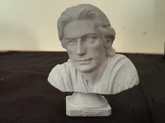 ligabue statue