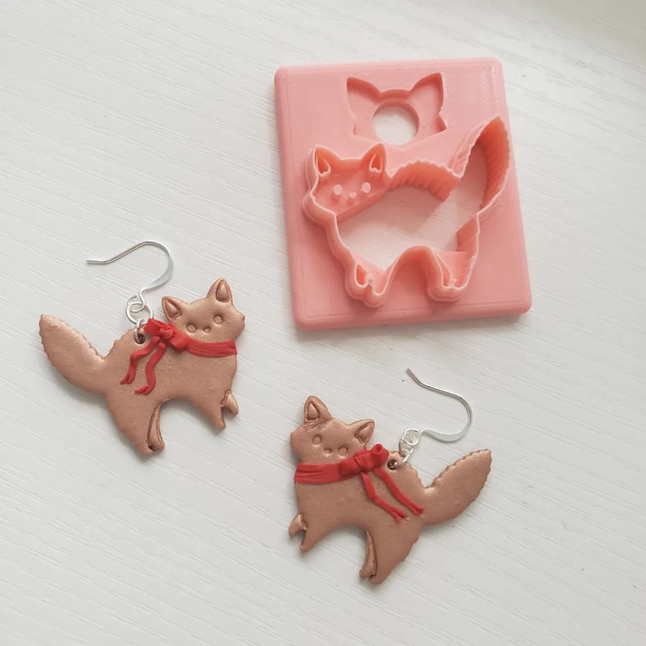 Scaredy Cat Fluffy Kitty Clay Earring Cutter view 2