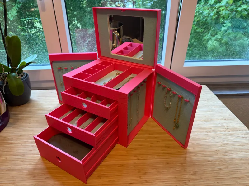 Schmuckkasten mit viel Platz