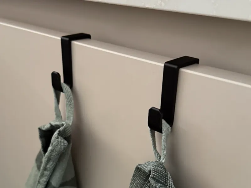 Kitchendoor hook