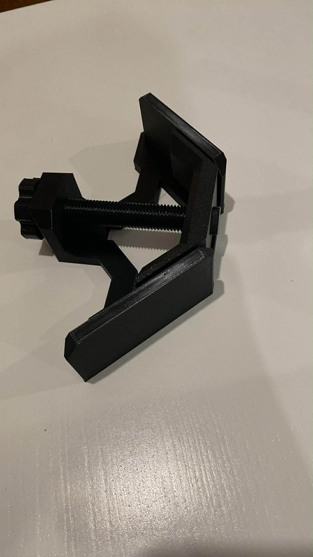 Miniatura 3 do modelo 3D Angle clamp