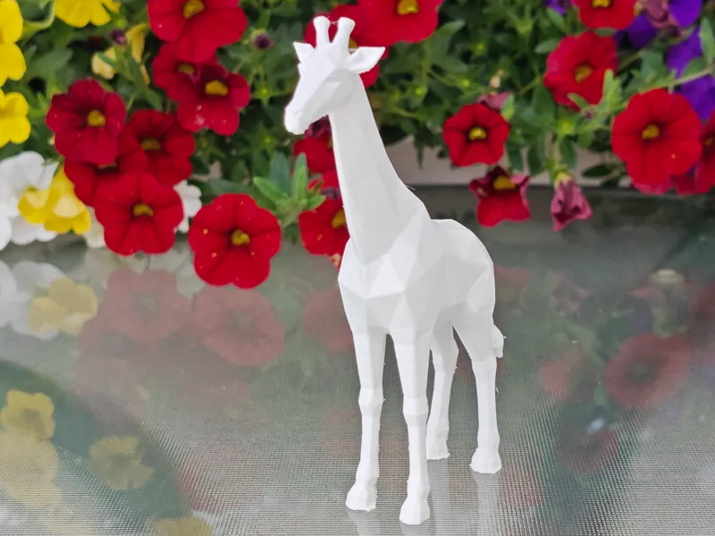 Geometric Low Poly Giraffe Figurine