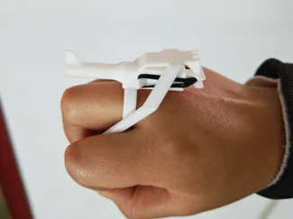 指环枪牙签发射器手指枪迷你指环枪皮筋动力枪型玩具迷你手枪手指发射器指套皮筋枪指环暗器手指箭可发射暗箭