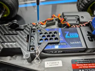 Traxxas Rustler Battery Hold down