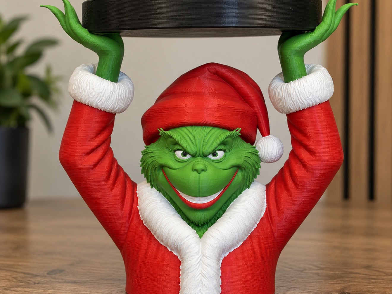 Grinch-inspired candle holder - 1