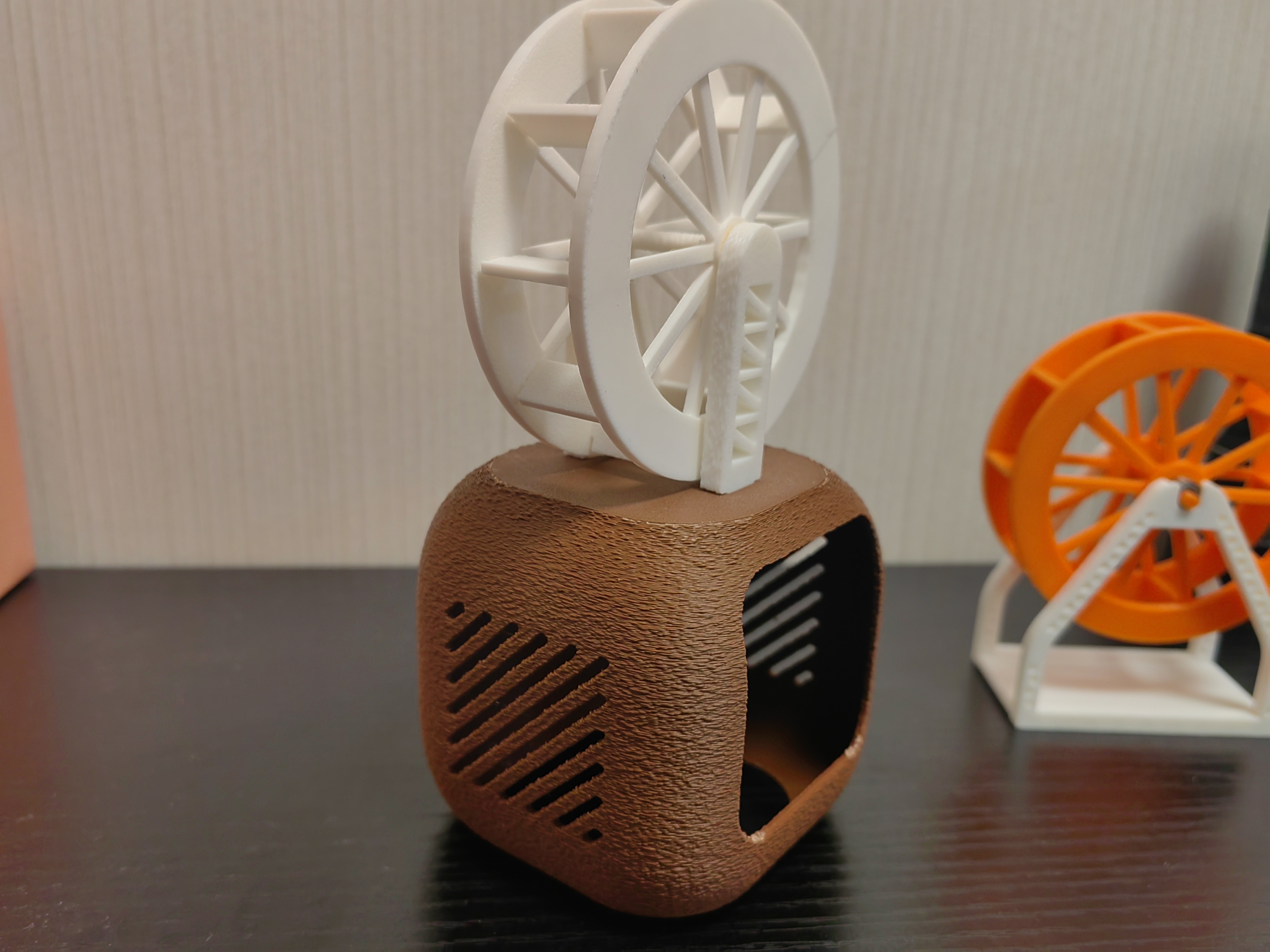Miniatura 2 do modelo 3D 无动力水车，鱼缸躲避屋