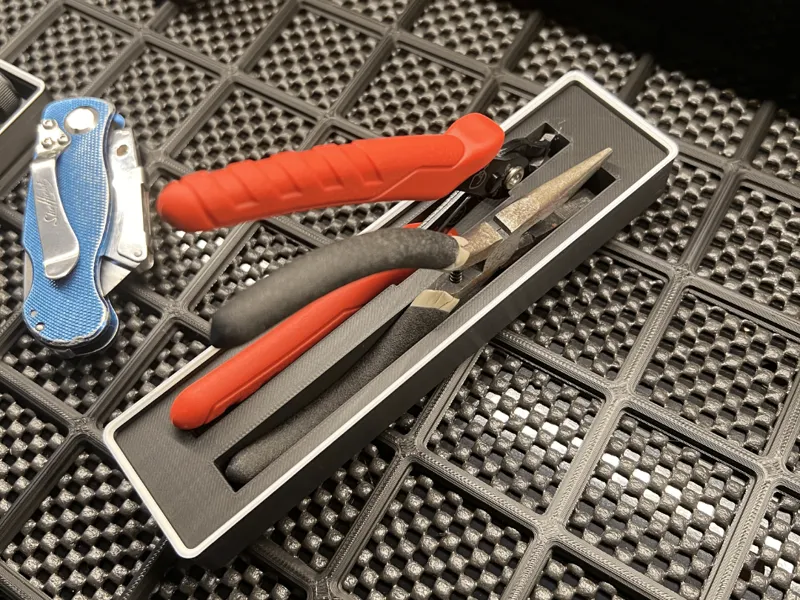 Milwaukee Flush Cut & Generic Pliers Gridfinity