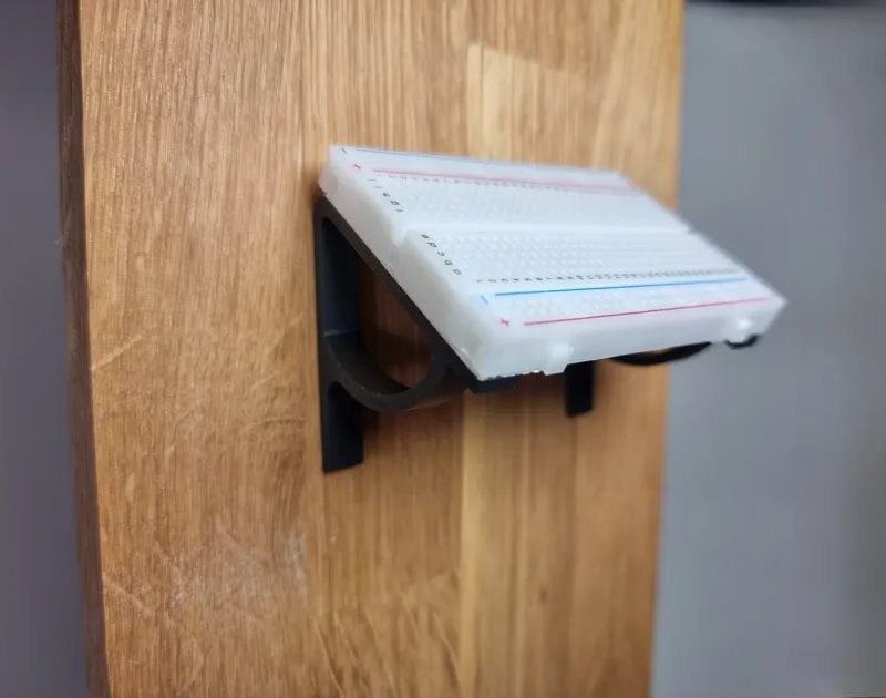 Breadboard Wallattachment
