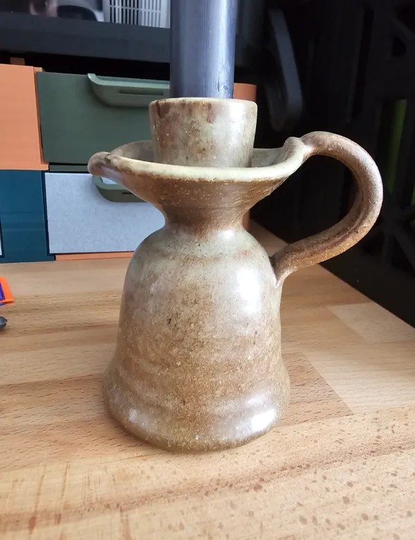 Bougeoir ancien à motifs