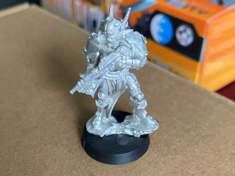 Miniature base 25mm with slit