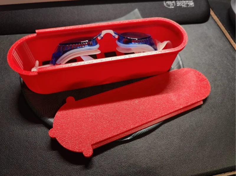 Swimming goggles case | Sliding lid