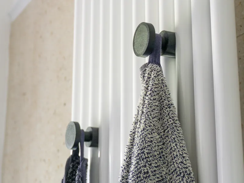 Radiator hook 