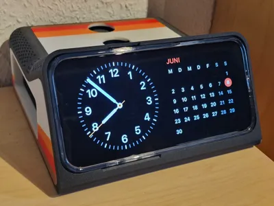 BLV iPhone 16 Pro Max Standby Mode Dock + watch