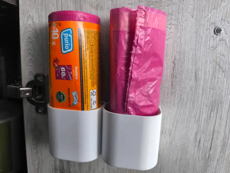 Garbage bag holder - Držák na odpadkové pytle
