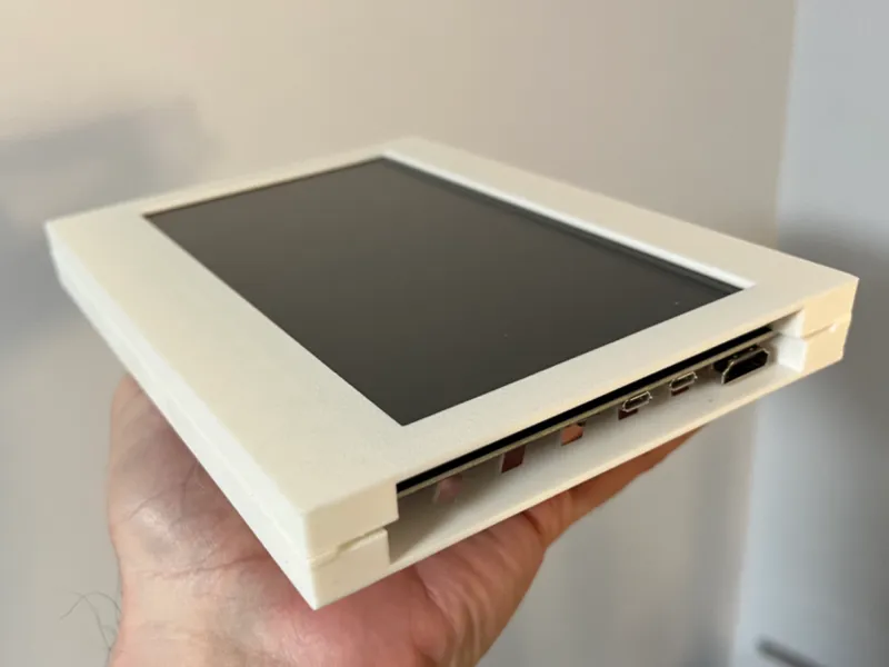 7" display screen housing / case for Raspberry Pi.