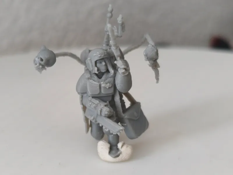 Canadian female combat medic 40k