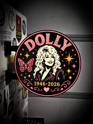 Accesorio de iluminación decorativa: DOLLY PARTON MEMORIAL ~ 2-Sided Round Lightbox — vista de referencia 2