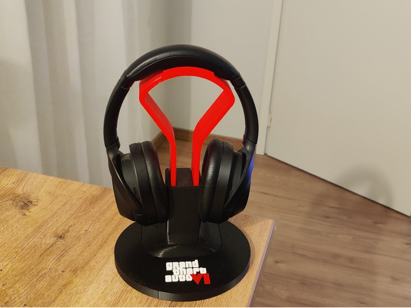Gta 6 headphone stand