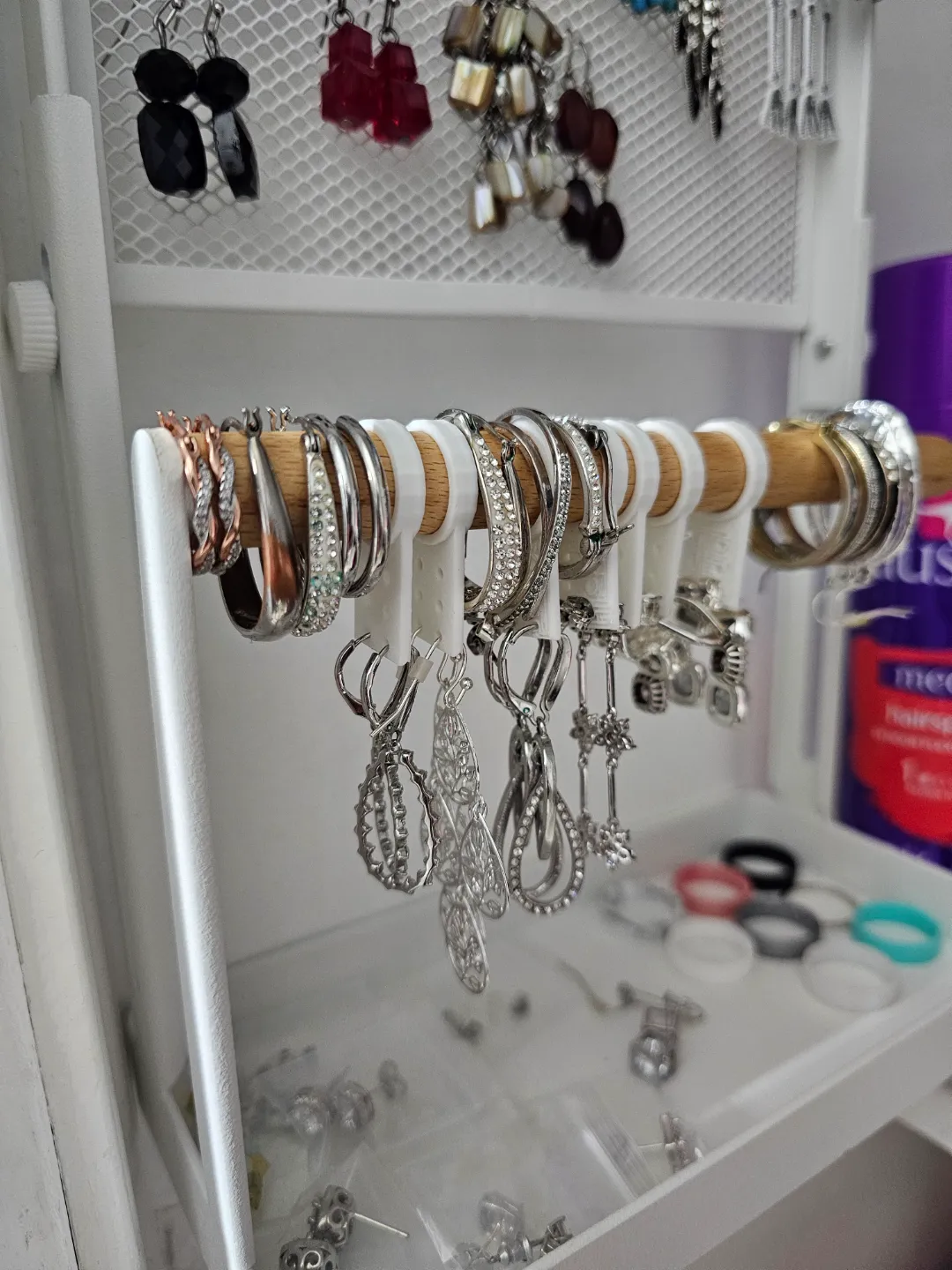 Earring holder for 15 mm dowel view 3