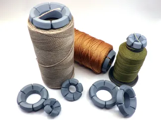 Spool cap that can secure the end of the thread.