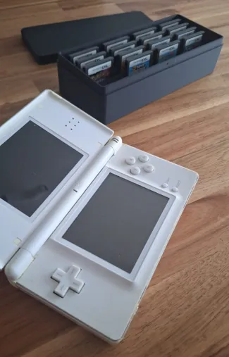 Snaplock box Nintendo DS games
