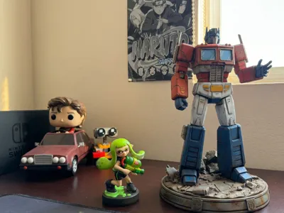 optimus prime statue