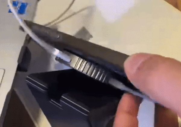 Phone Hander 手机支架 支持海备思磁吸硬盘盒