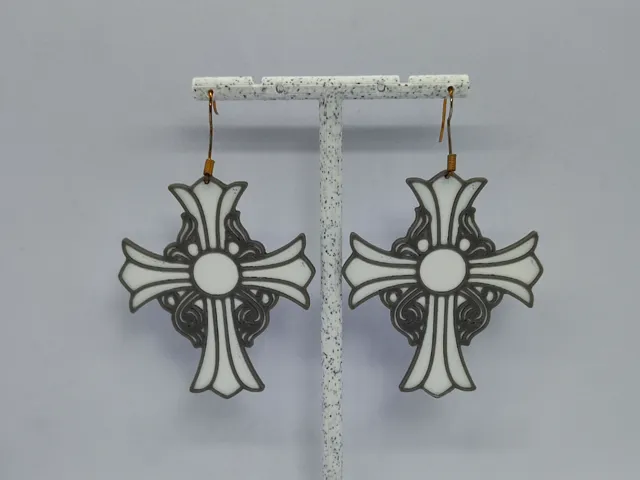 Aretes Cruz de la Dama Gótica
