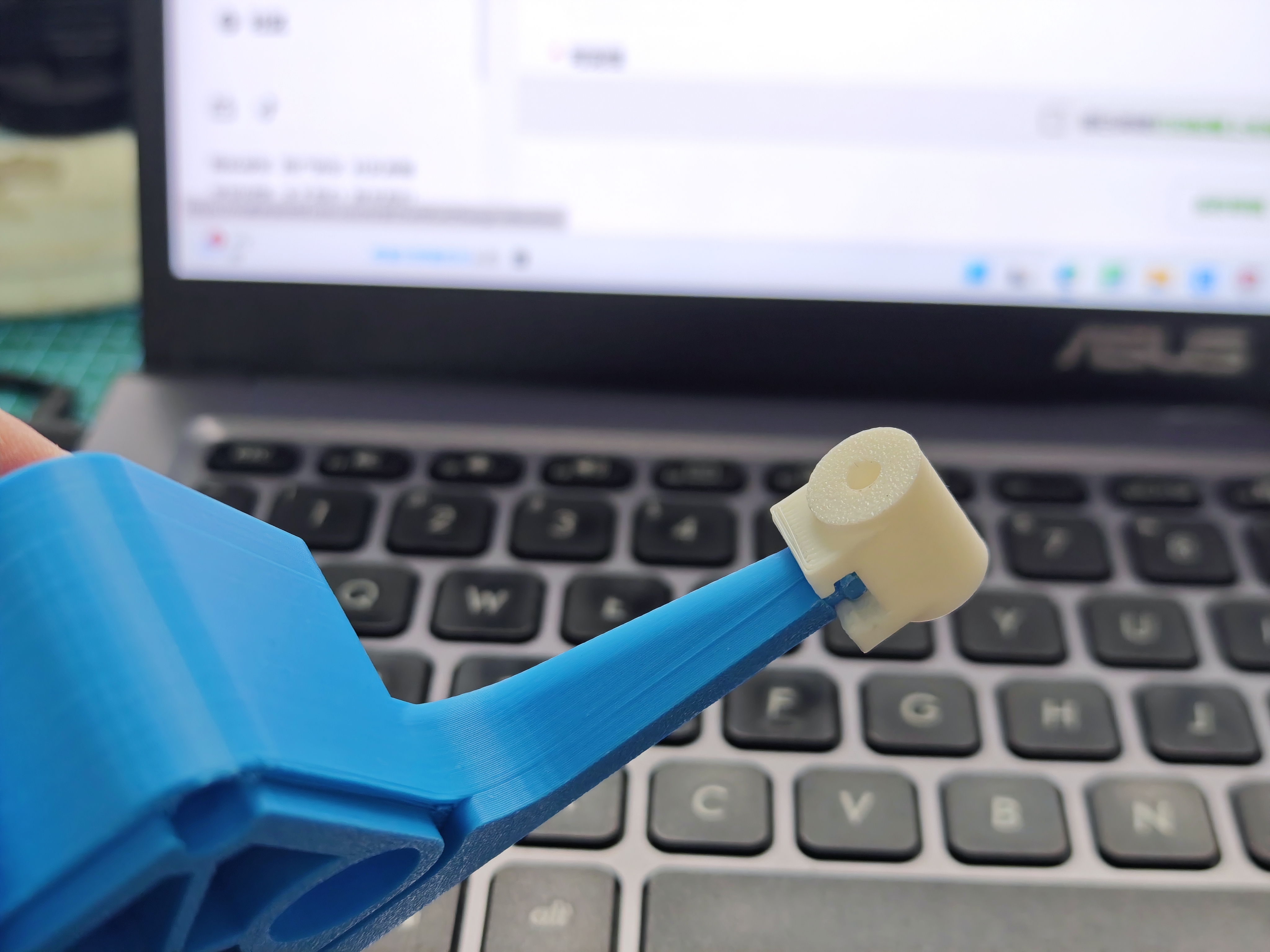 Miniatura 3 do modelo 3D A1MINI置顶料架