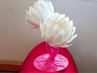 Lotus Lamp with Heart Base - Reinforced Petals