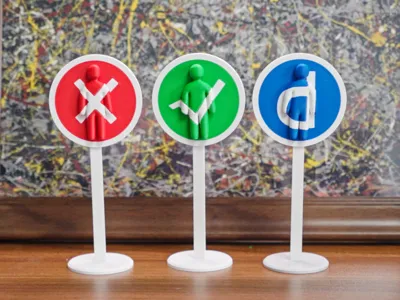 Magnetic Figure Standee - Right/Wrong Signs | Super Chameleon | Graffiti Hide-and-seek