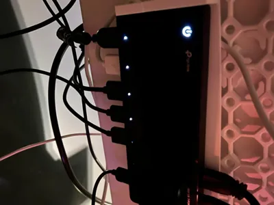 Multiboard - TP-Link UH700 USB Hub Holder